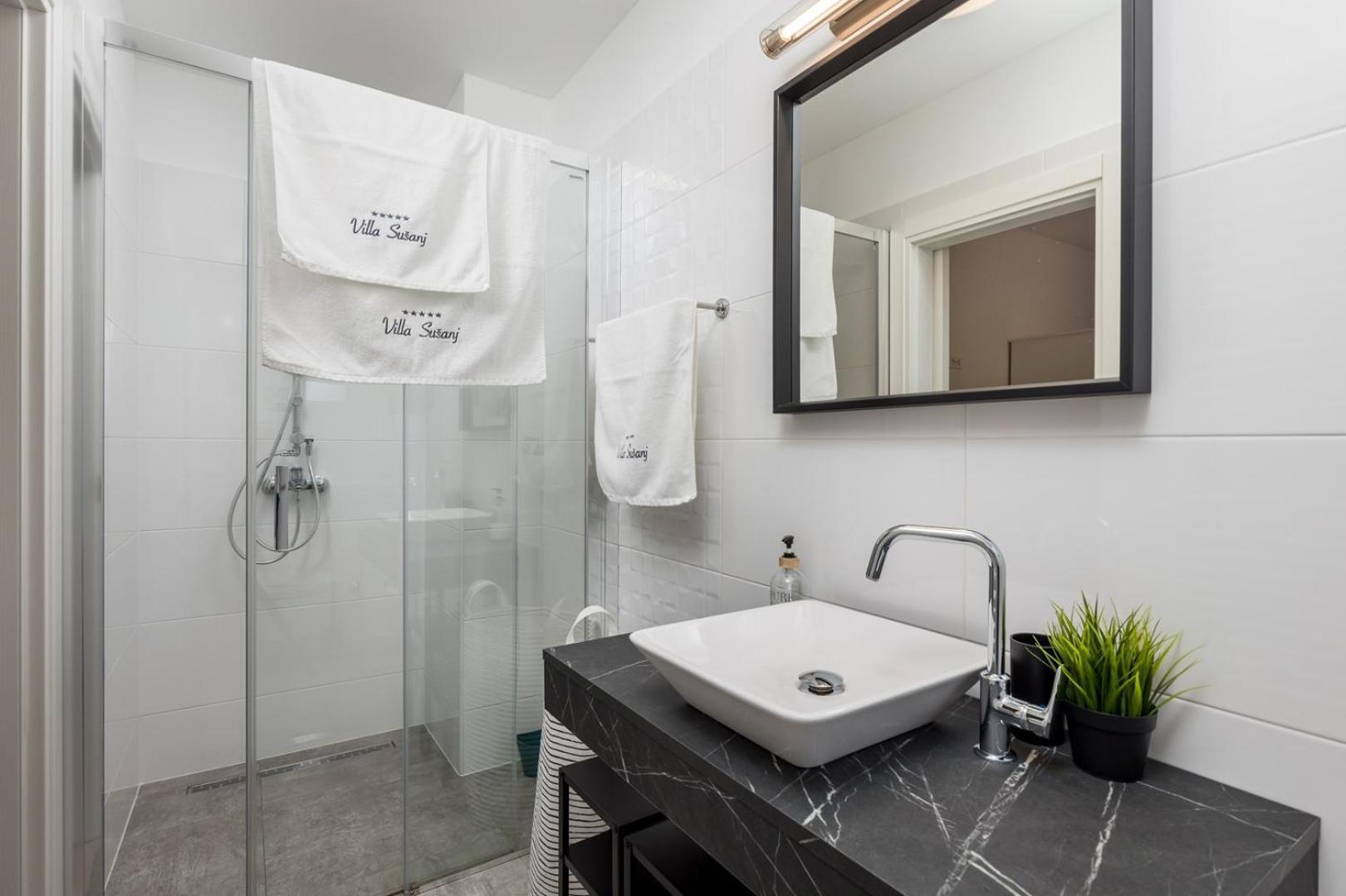 מטולי Luxury Villa Susanj מראה חיצוני תמונה