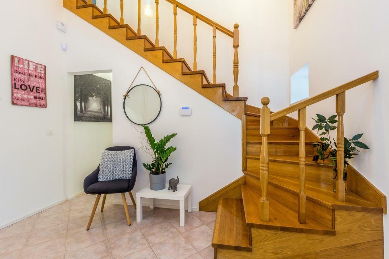 מטולי Luxury Villa Susanj מראה חיצוני תמונה